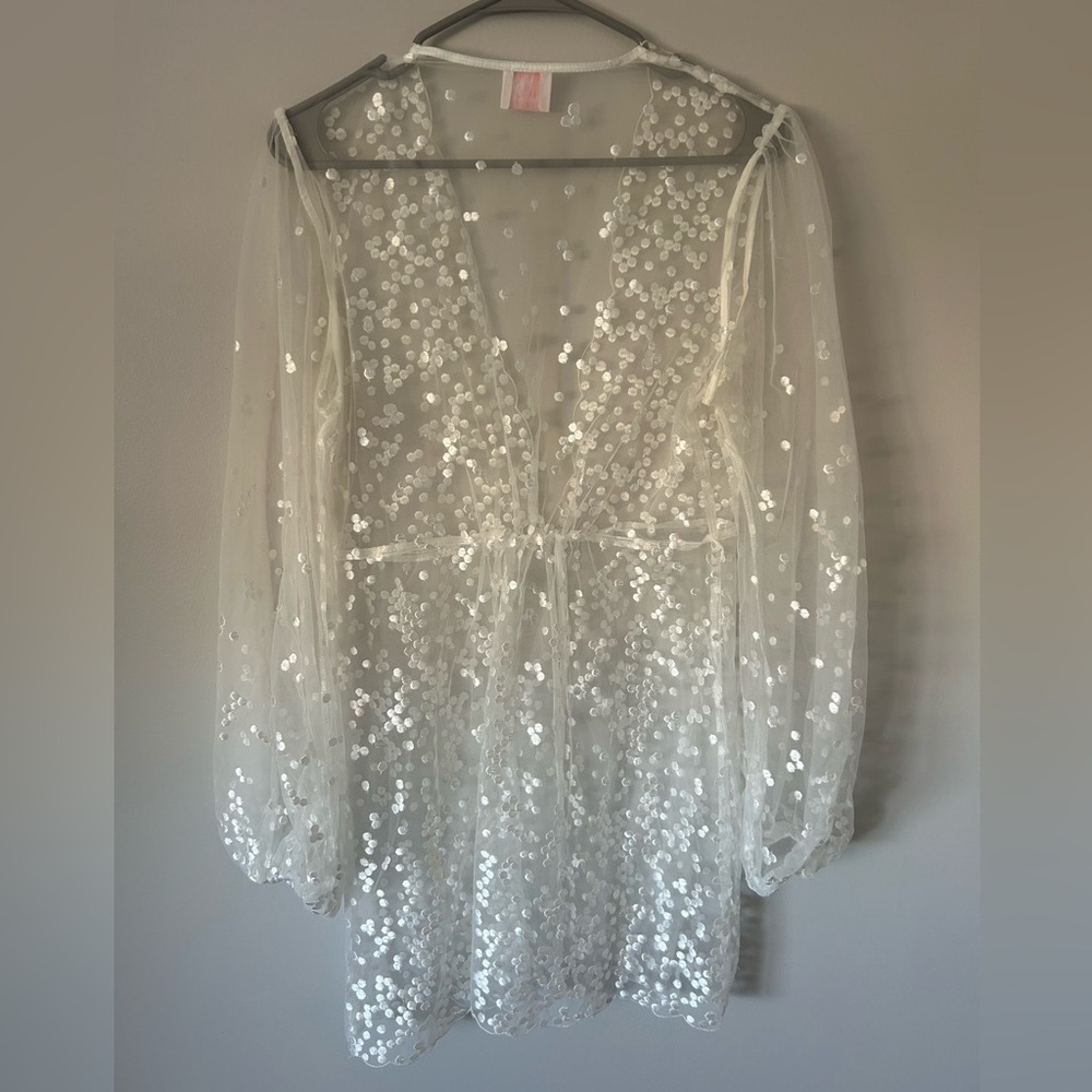 Wedding Robe - Picture 3 of 6